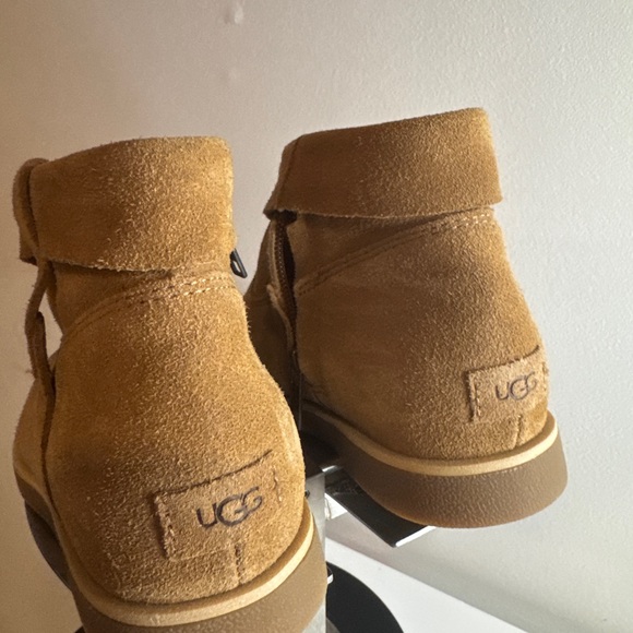 UGG Women's Josefene Cuff  Chestnut Boots New - Picture 6 of 7